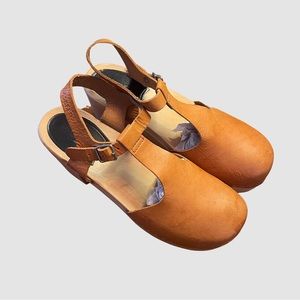 Swedish Hasbeens Sky T-strap Pump Clogs
